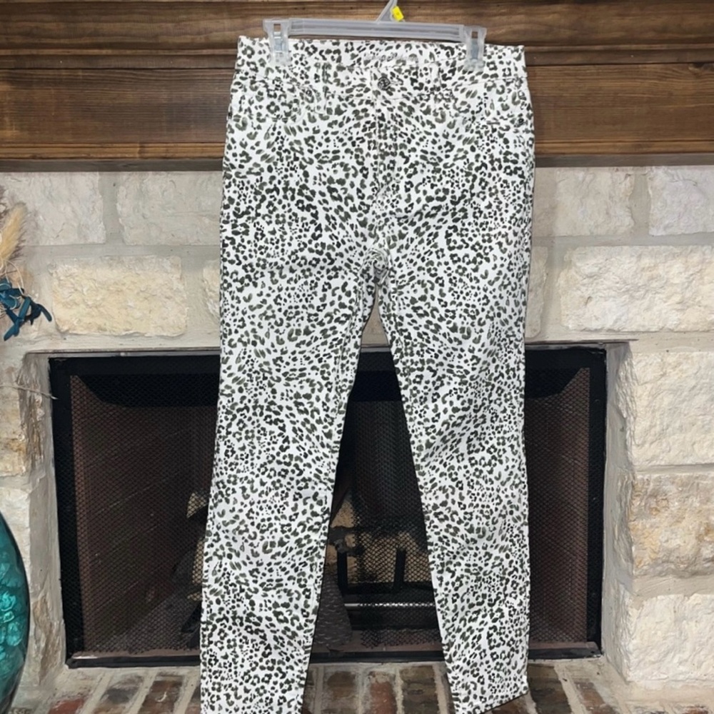 Tommy Bahama Green Cheetah Print Ella Twill High-Rise Denim Jeans - Picture 1 of 10